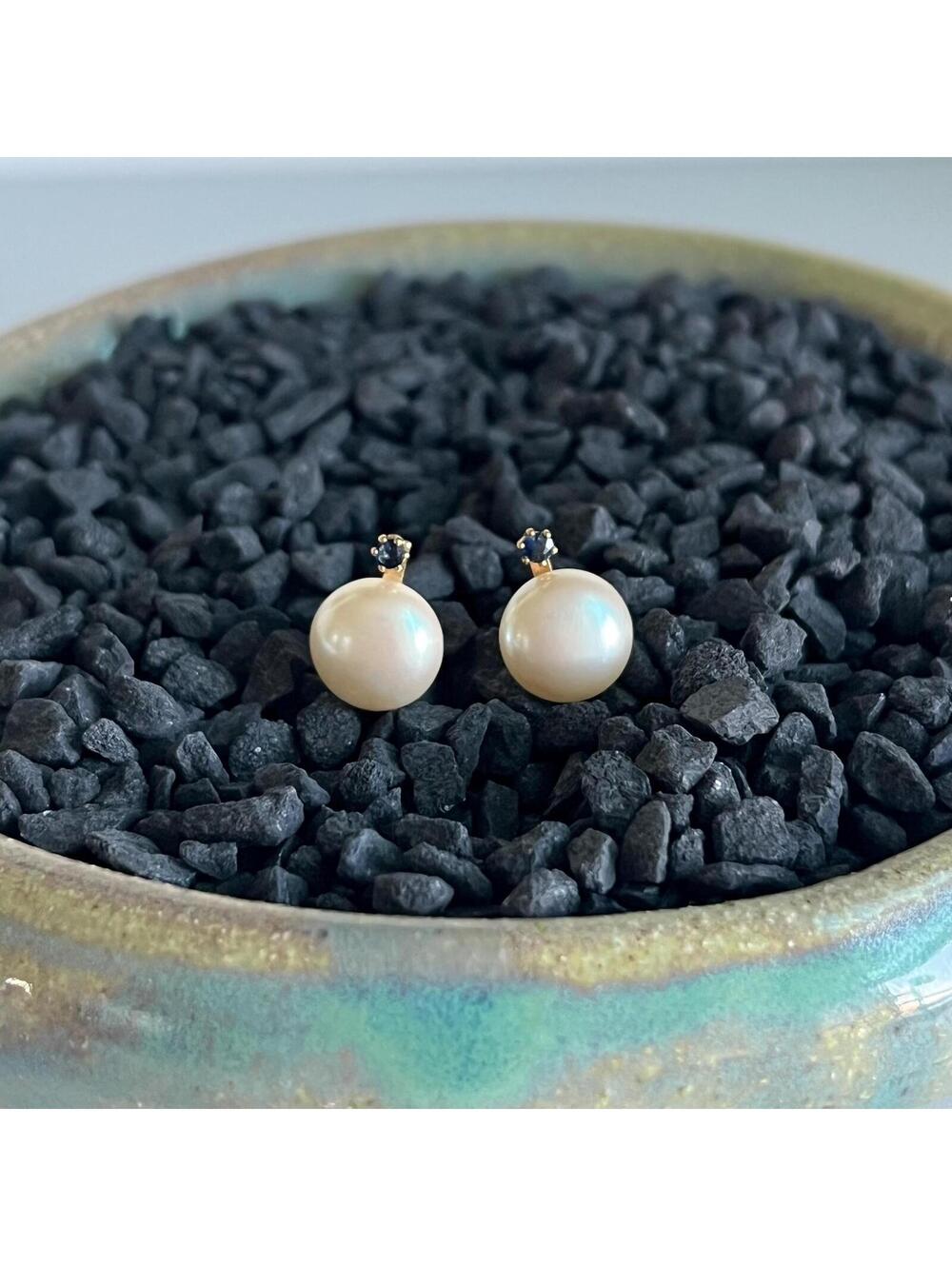 Vintage Faux Pearl Stud Earrings Gold Tone Blue Rhinestone Accent Classic